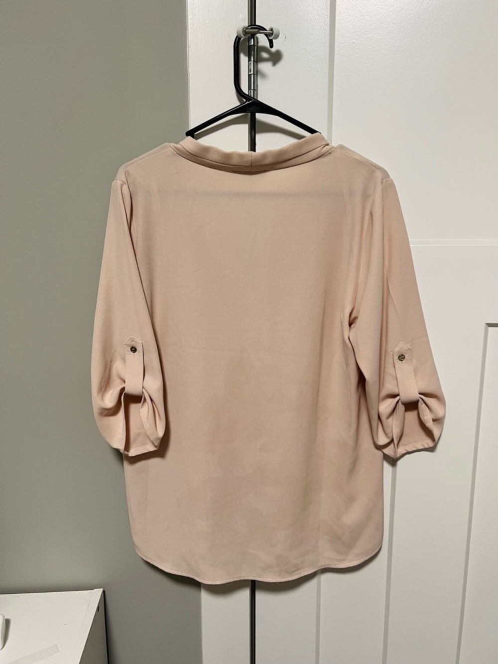 Calvin Klein Blush Pink V-Neck Roll-Tab Sleeve Blouse - Picture 2 of 3
